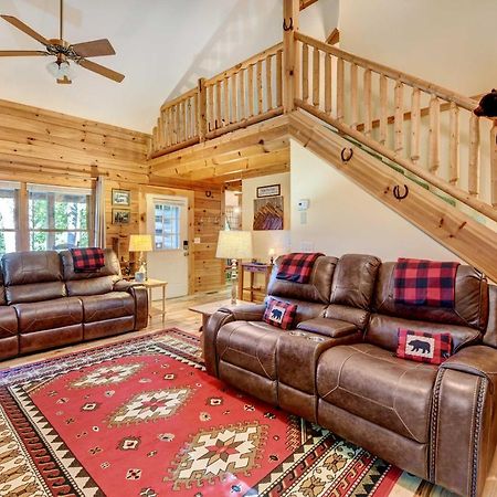 Waynesville Cabin With Covered Deck And Fire Pit! Lake Junaluska Exterior photo