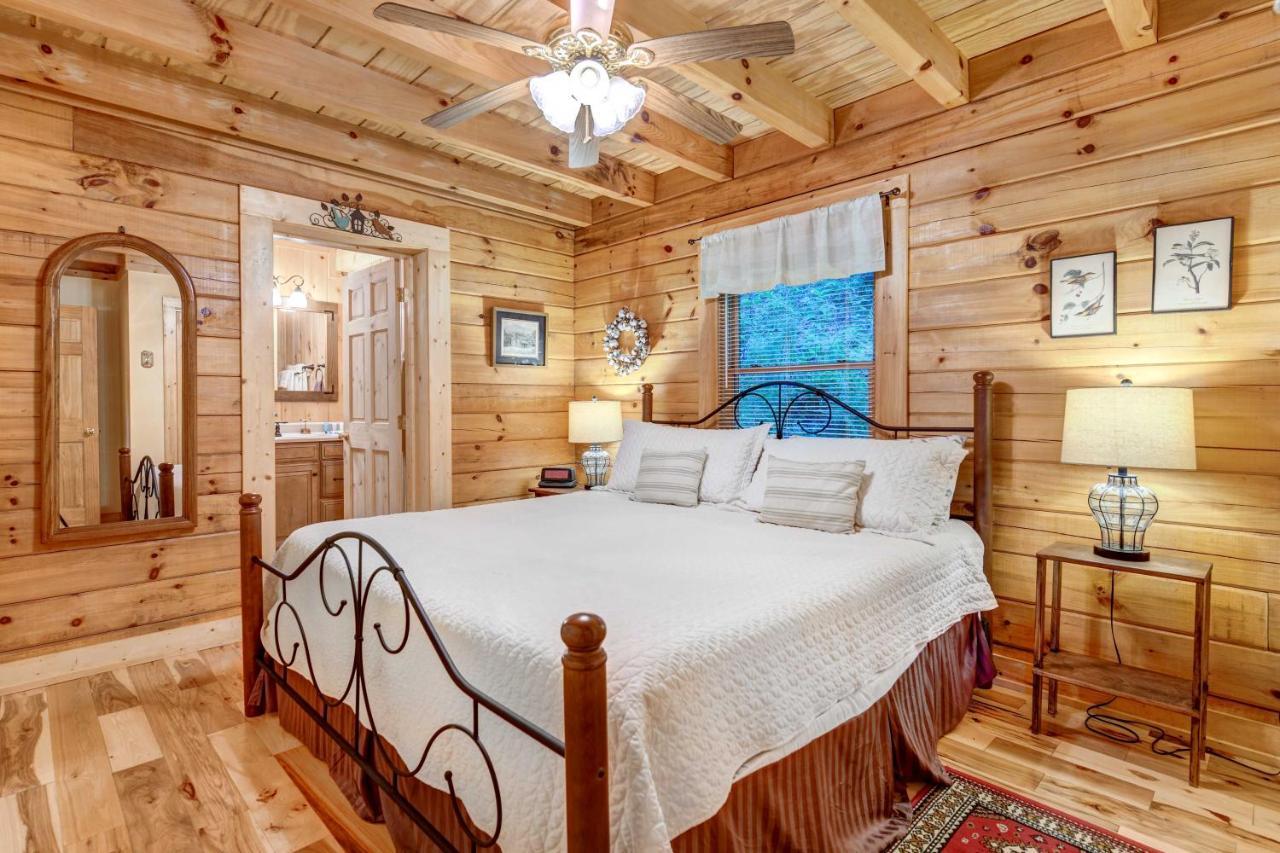 Waynesville Cabin With Covered Deck And Fire Pit! Lake Junaluska Exterior photo