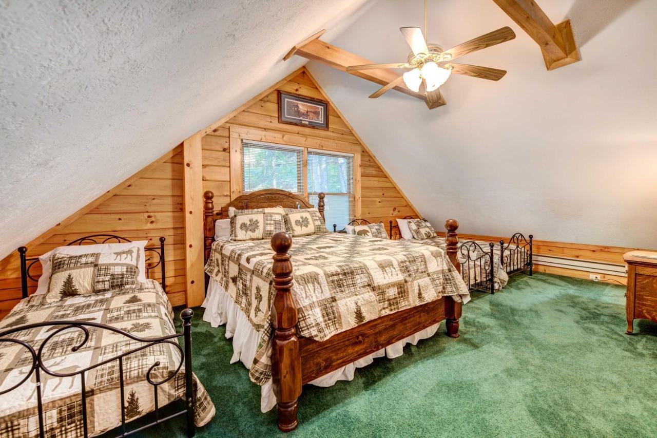 Waynesville Cabin With Covered Deck And Fire Pit! Lake Junaluska Exterior photo